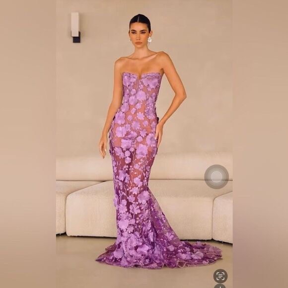 NWOT Bronx and Banco Jasmine Lilac floral Strapless Gown - Picture 8 of 16